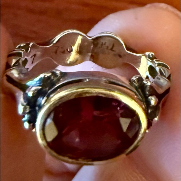 John Hardy Vintage Two-Tone Garnet Ring - Picture 8 of 9